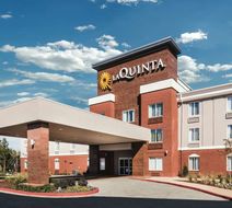 La Quinta Inn & Suites Milledgeville Exterior