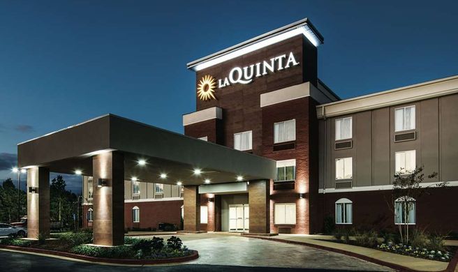 La Quinta Inn & Suites Milledgeville Exterior