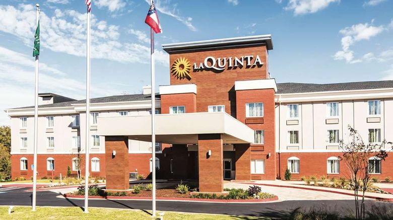 <b>La Quinta Inn & Suites Milledgeville Exterior</b>. Images powered by <a href="https://iceportal.shijigroup.com/" title="IcePortal" target="_blank">IcePortal</a>.