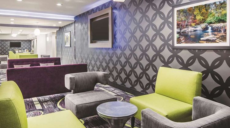 La Quinta Inn & Suites Milledgeville Lobby
