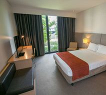 Alpha Hotel Eastern Creek Room
