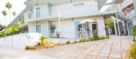 Bayside Hotel Exterior