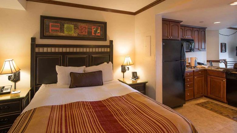<b>Beaver Run Resort & Conference Center Suite</b>. Images powered by <a href="https://iceportal.shijigroup.com/" title="IcePortal" target="_blank">IcePortal</a>.
