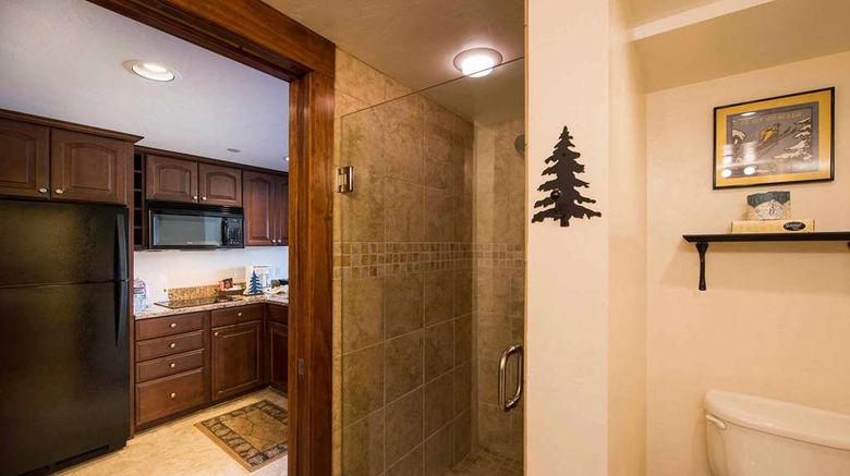<b>Beaver Run Resort & Conference Center Suite</b>. Images powered by <a href="https://iceportal.shijigroup.com/" title="IcePortal" target="_blank">IcePortal</a>.