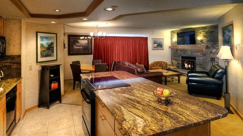 <b>Beaver Run Resort & Conference Center Suite</b>. Images powered by <a href="https://iceportal.shijigroup.com/" title="IcePortal" target="_blank">IcePortal</a>.