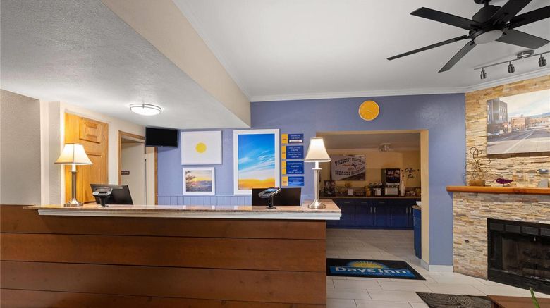 <b>Days Inn Prescott Lobby</b>. Images powered by <a href="https://iceportal.shijigroup.com/" title="IcePortal" target="_blank">IcePortal</a>.