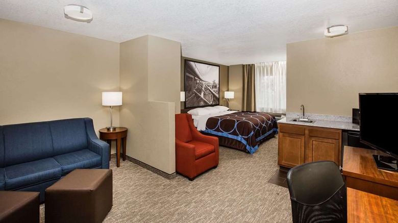 <b>Super 8 Altoona Suite</b>. Images powered by <a href="https://iceportal.shijigroup.com/" title="IcePortal" target="_blank">IcePortal</a>.