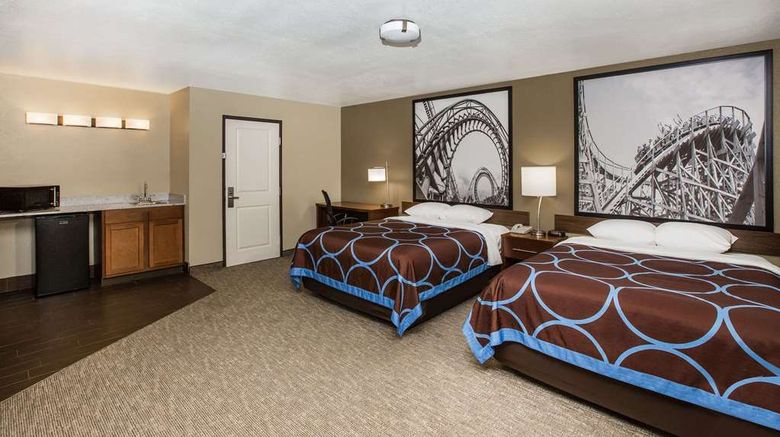 <b>Super 8 Altoona Suite</b>. Images powered by <a href="https://iceportal.shijigroup.com/" title="IcePortal" target="_blank">IcePortal</a>.