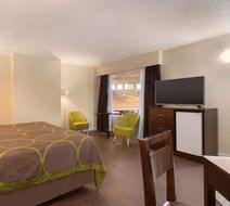 Super 8 Prince George Room