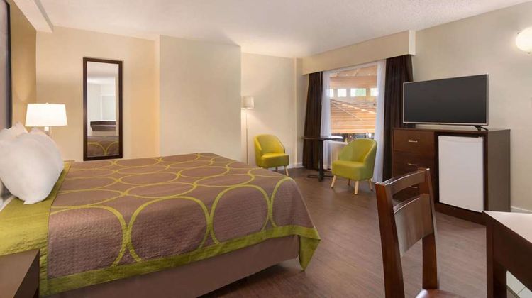 Super 8 Prince George Room