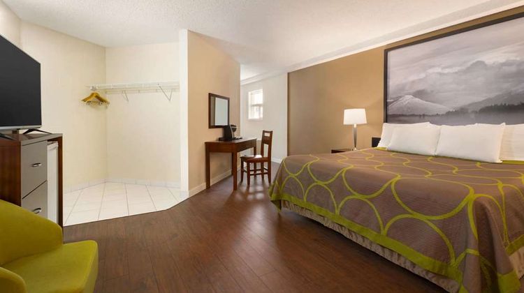 Super 8 Prince George Room