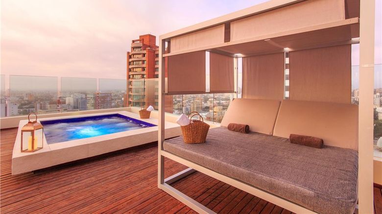 <b>NH Collection Barranquilla Smartsuites Pool</b>. Images powered by <a href="https://iceportal.shijigroup.com/" title="IcePortal" target="_blank">IcePortal</a>.