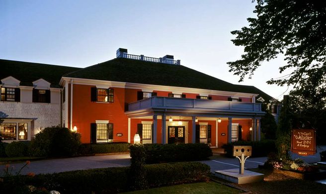 The Dan'l Webster Inn & Spa Exterior