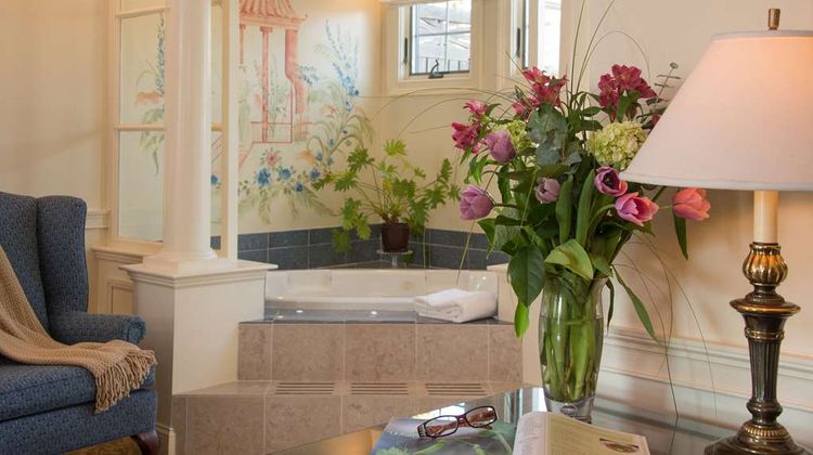 The Dan'l Webster Inn & Spa Pool