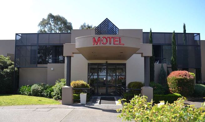 Dingley International Hotel Exterior