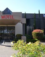 Dingley International Hotel
