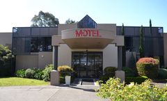Dingley International Hotel
