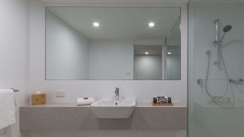 <b>Dingley International Hotel Room</b>. Images powered by <a href="https://iceportal.shijigroup.com/" title="IcePortal" target="_blank">IcePortal</a>.