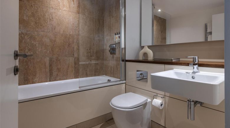 <b>Go Native Hyde Park Serviced Apts Suite</b>. Images powered by <a href="https://iceportal.shijigroup.com/" title="IcePortal" target="_blank">IcePortal</a>.