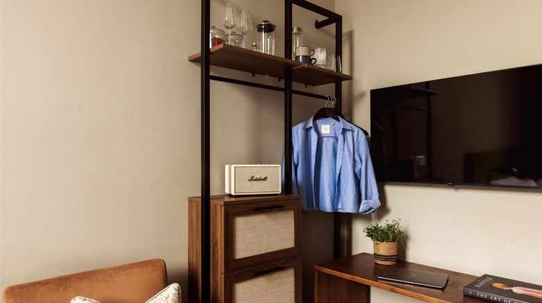 <b>Go Native Hyde Park Serviced Apts Room</b>. Images powered by <a href="https://iceportal.shijigroup.com/" title="IcePortal" target="_blank">IcePortal</a>.
