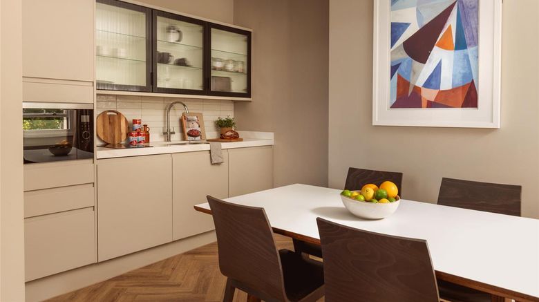 <b>Go Native Hyde Park Serviced Apts Room</b>. Images powered by <a href="https://iceportal.shijigroup.com/" title="IcePortal" target="_blank">IcePortal</a>.