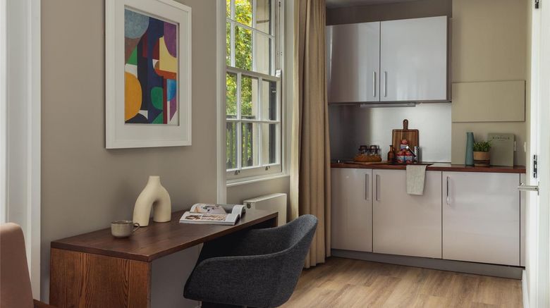 <b>Go Native Hyde Park Serviced Apts Suite</b>. Images powered by <a href="https://iceportal.shijigroup.com/" title="IcePortal" target="_blank">IcePortal</a>.