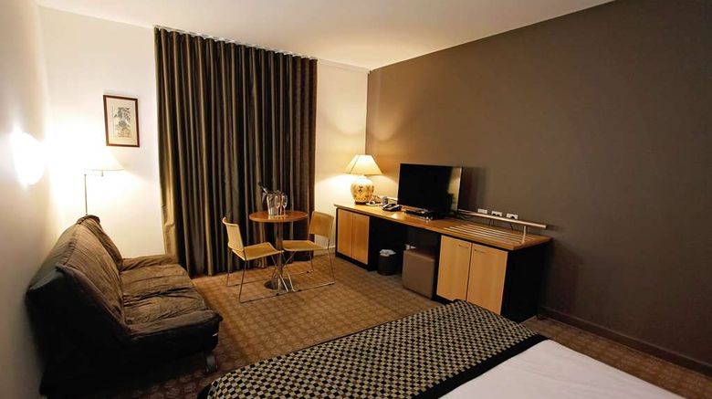 <b>Golden Pebble Hotel Room</b>. Images powered by <a href="https://iceportal.shijigroup.com/" title="IcePortal" target="_blank">IcePortal</a>.