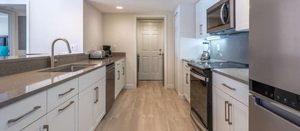 GullWing Beach Resort Room