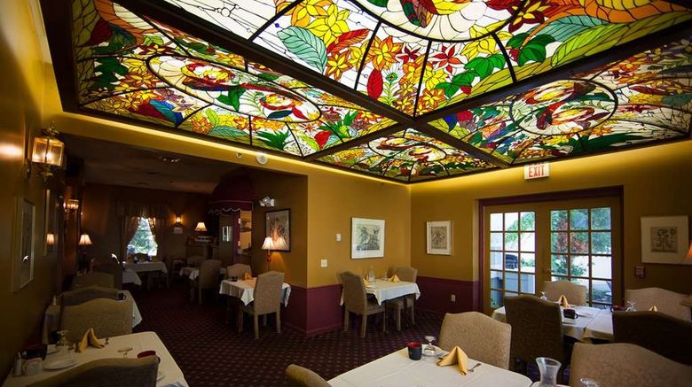 <b>La Tourelle Hotel, Bistro, & Spa Restaurant</b>. Images powered by <a href="https://iceportal.shijigroup.com/" title="IcePortal" target="_blank">IcePortal</a>.