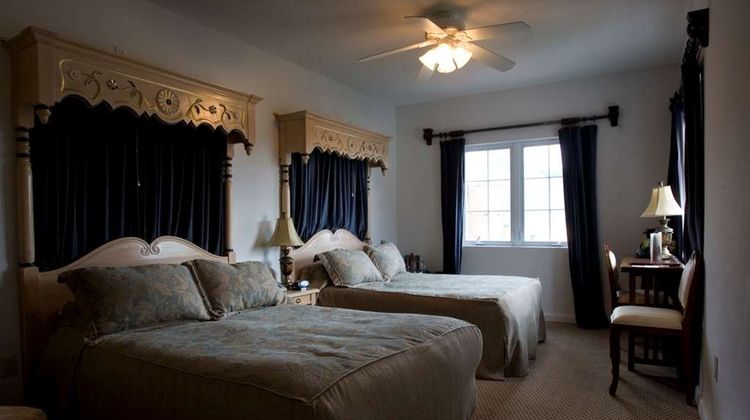 La Tourelle Hotel, Bistro, & Spa Room