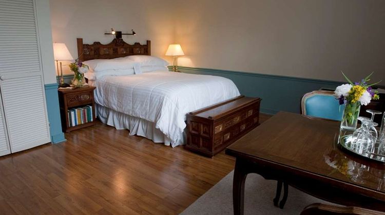 La Tourelle Hotel, Bistro, & Spa Room