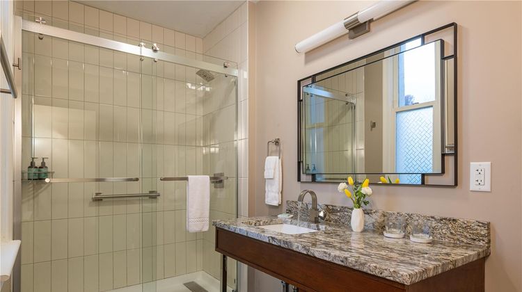 La Tourelle Hotel, Bistro, & Spa Room