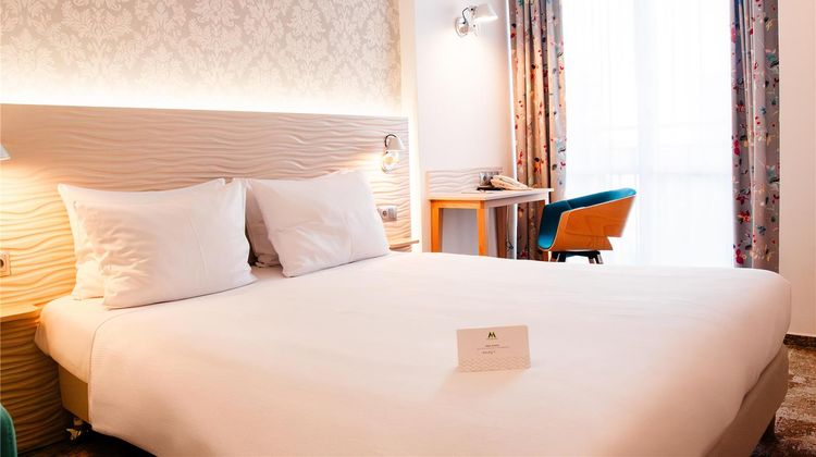 Metropol Hotel Room