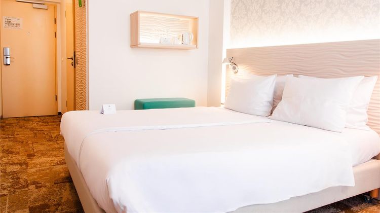 Metropol Hotel Room