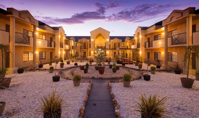 Best Western Plus Canberra Central Apart Exterior