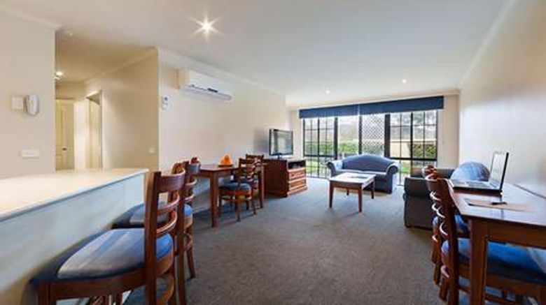 <b>Best Western Plus Canberra Central Apart Suite</b>. Images powered by <a href="https://iceportal.shijigroup.com/" title="IcePortal" target="_blank">IcePortal</a>.