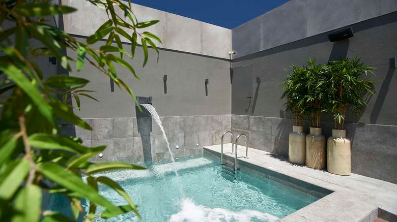<b>PortoBay Marques Hotel Pool</b>. Images powered by <a href="https://iceportal.shijigroup.com/" title="IcePortal" target="_blank">IcePortal</a>.