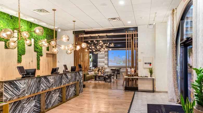 <b>Riverwalk Plaza Hotel Lobby</b>. Images powered by <a href="https://iceportal.shijigroup.com/" title="IcePortal" target="_blank">IcePortal</a>.