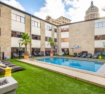 Riverwalk Plaza Hotel Pool