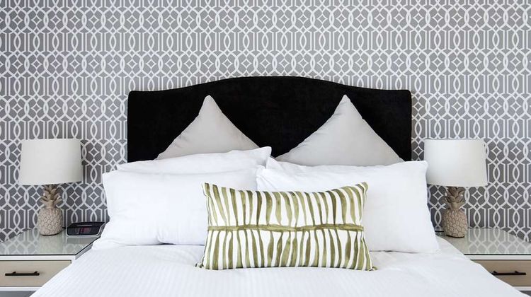 Riviera Mackay Room