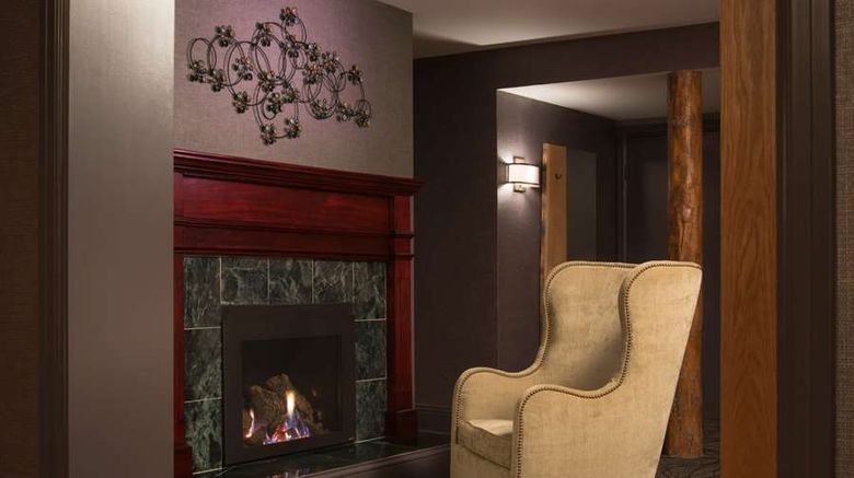 <b>Shore Lodge Suite</b>. Images powered by <a href="https://iceportal.shijigroup.com/" title="IcePortal" target="_blank">IcePortal</a>.