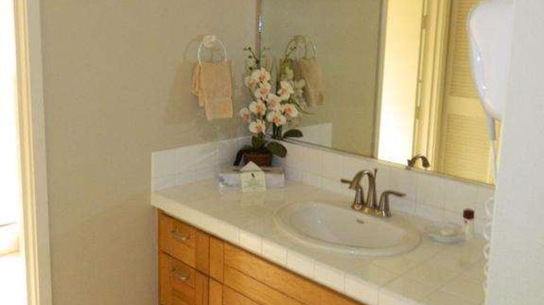 <b>Sands of Kahana Room</b>. Images powered by <a href="https://iceportal.shijigroup.com/" title="IcePortal" target="_blank">IcePortal</a>.