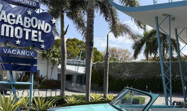 Vagabond Hotel Exterior