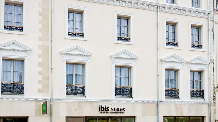 Ibis Styles Chalons Centre Exterior