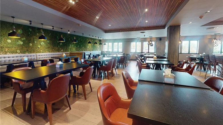 <b>Village Hotel Birmingham Dudley Restaurant</b>. Images powered by <a href="https://iceportal.shijigroup.com/" title="IcePortal" target="_blank">IcePortal</a>.