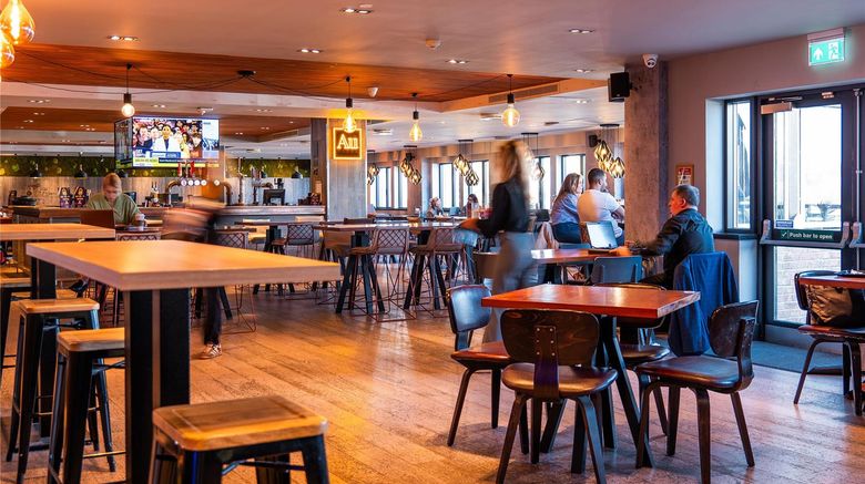 <b>Village Hotel Birmingham Walsall Restaurant</b>. Images powered by <a href="https://iceportal.shijigroup.com/" title="IcePortal" target="_blank">IcePortal</a>.