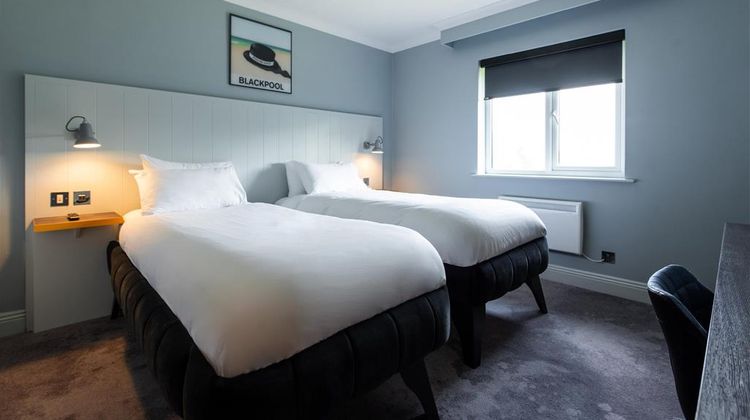 Village Hotel Blackpool Room