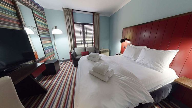 Village Hotel Swindon Room