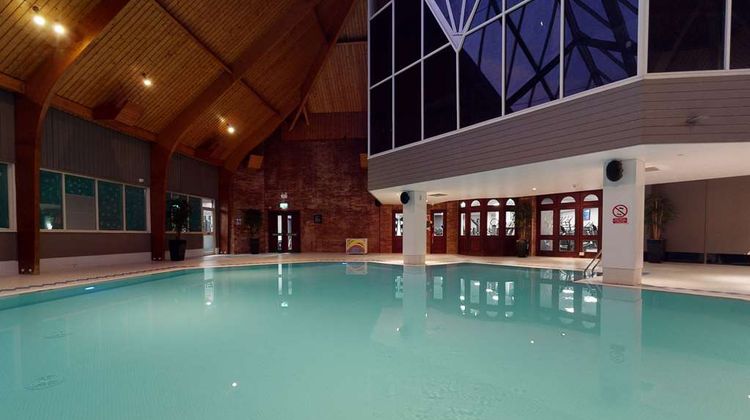 Village Hotel Swindon Pool