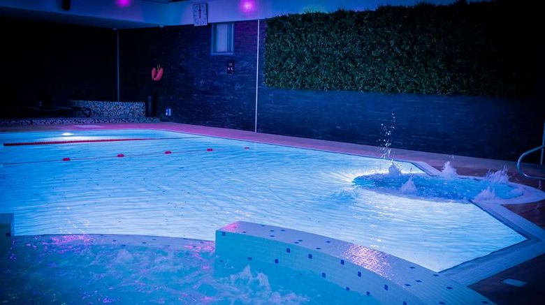 <b>Village Hotel Cardiff Pool</b>. Images powered by <a href="https://iceportal.shijigroup.com/" title="IcePortal" target="_blank">IcePortal</a>.